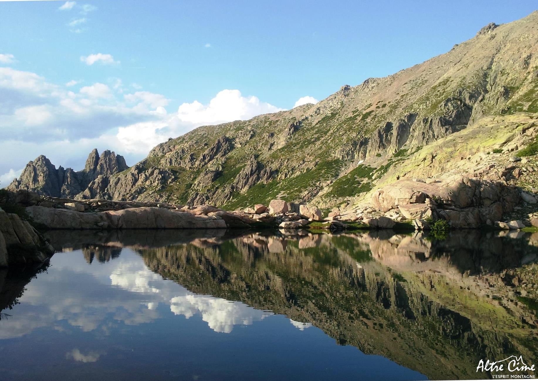 Débardeur GR20 Corse - Randonnée Mythique En Corse, Idéal Pour Les Passionnés De Trekking Et Nature Sauvage